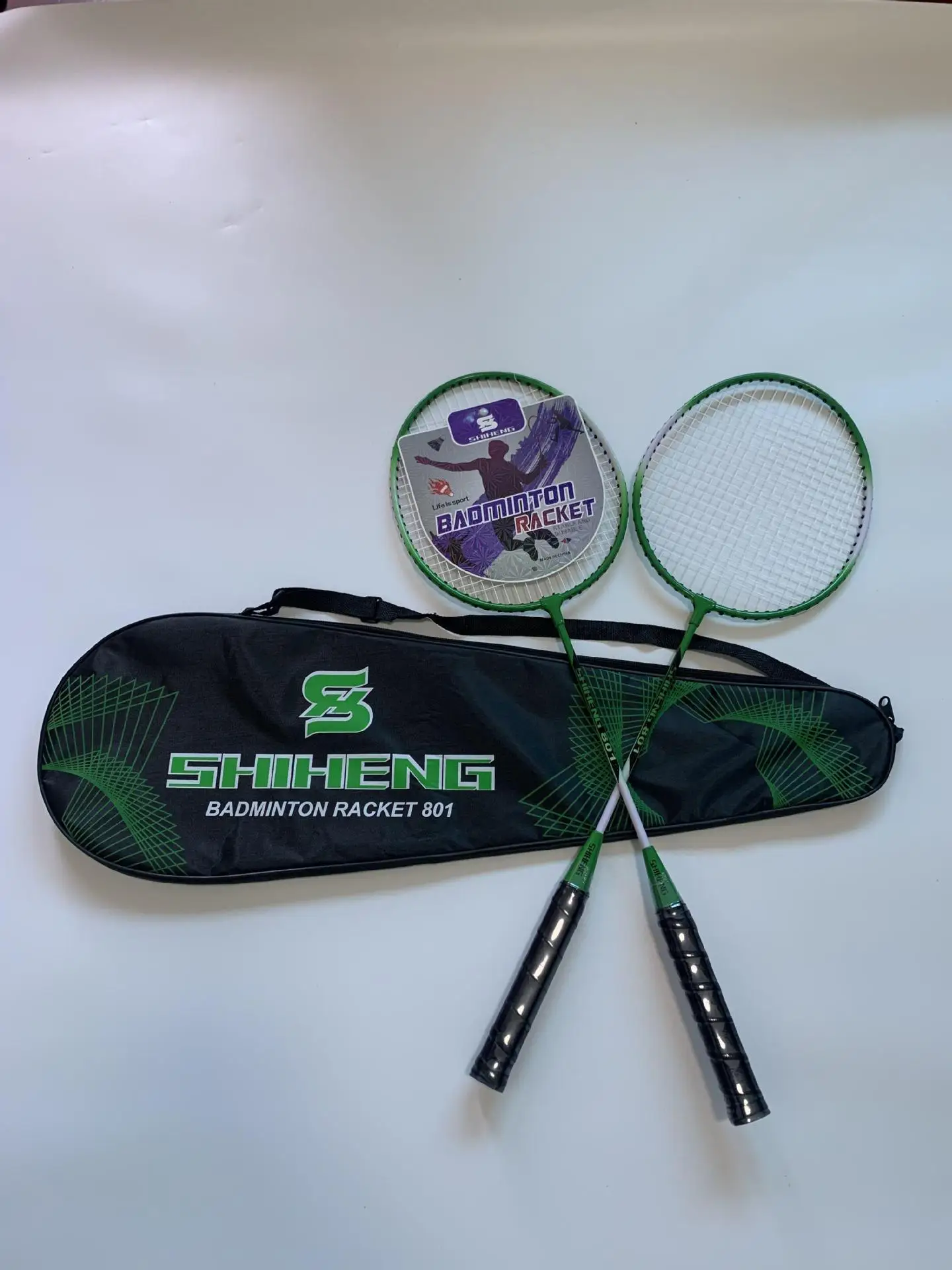 High Quality Hard Ferroalloy Badminton Racket for Indoor and Outdoor Entertainment Direct Factory Wholesale
