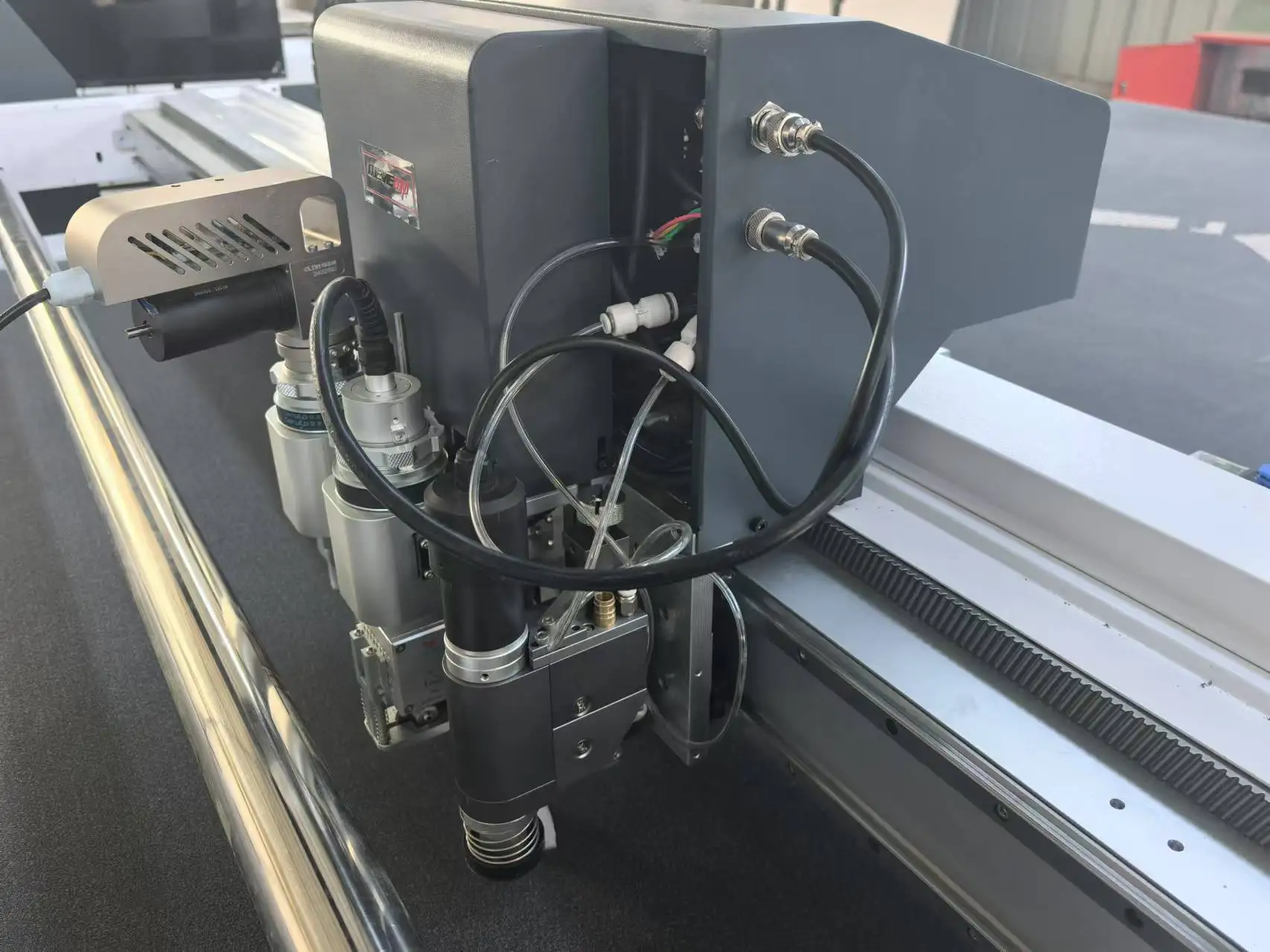 Flatbed CNC Knife Cutter Digital Cutting Machine for Garment Textile Prepreg Cloth Denim Fabric Neoprene