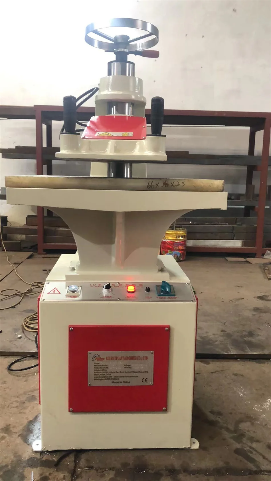 High Quality Automatic Hydraulic Punching Machine for T-Shirts Bags Mechanical Power Source with Pump Core Component Best Price
