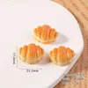 Croissant sandwich à l'orange