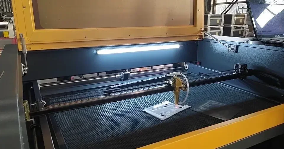 3D laser cutting machine and laser engraving machine