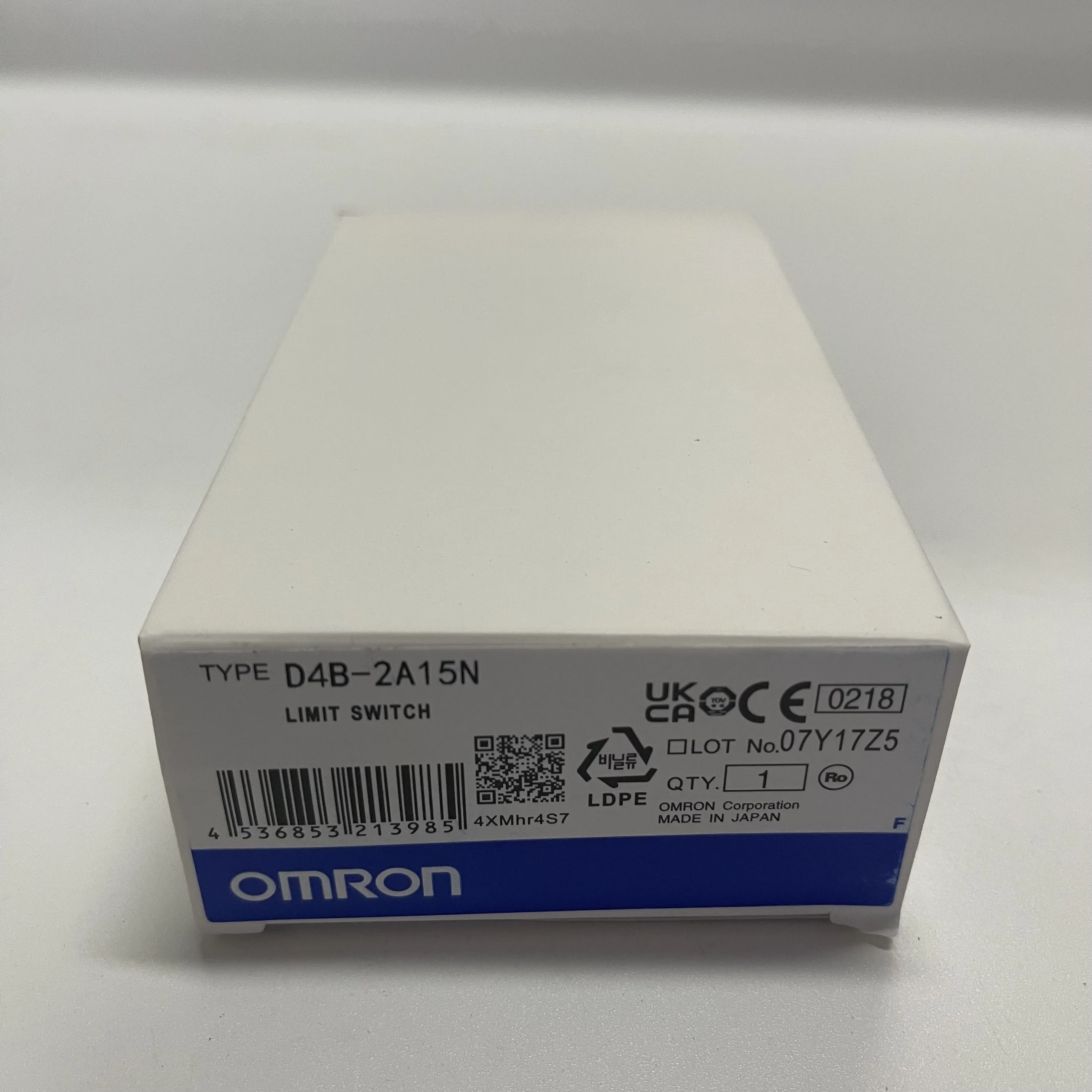 Omron Limit Switch D4B-2A15N Omron Limit Switch D4B-2A15N