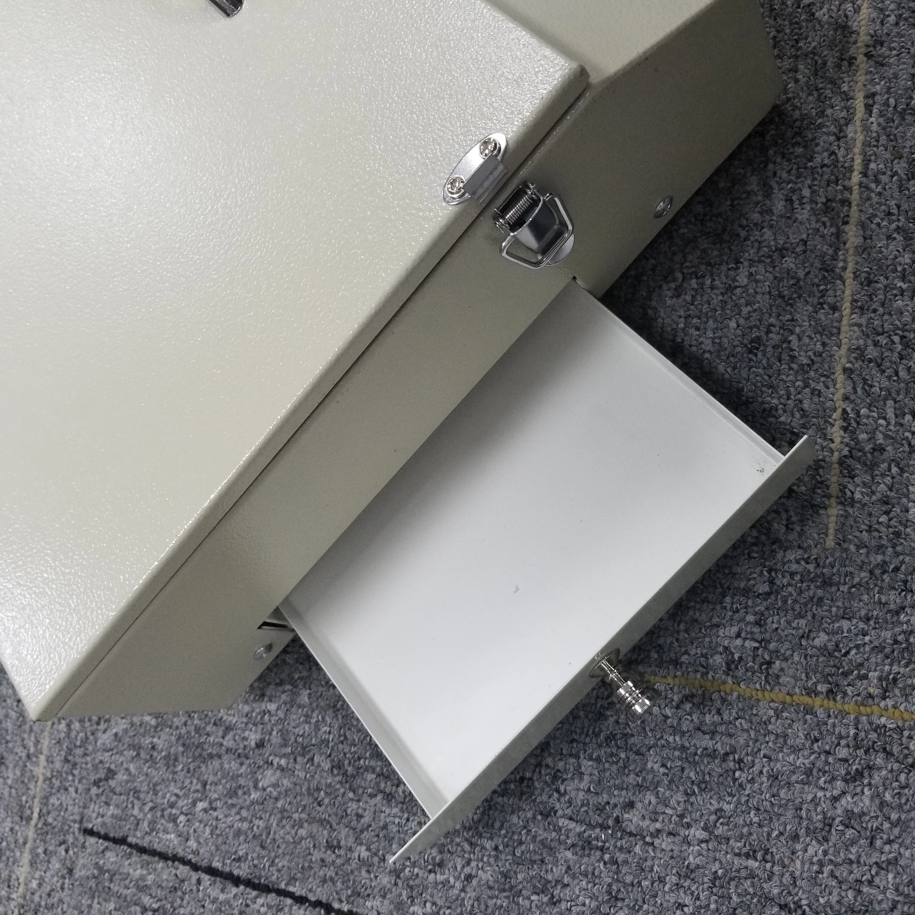 Новая машина для производства полимерных штампов