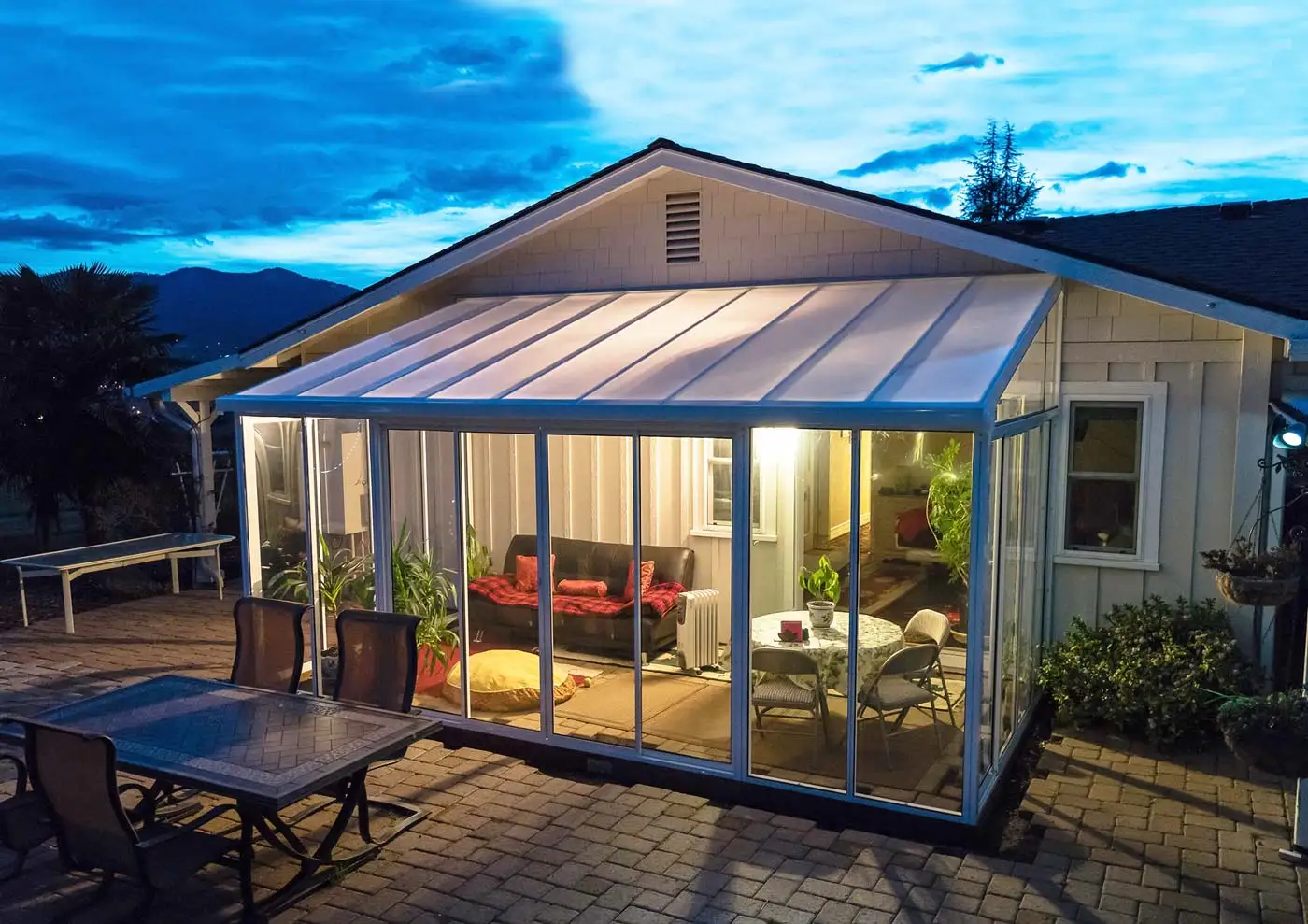 Modern Aluminum & Tempered Glass Sunroom Enclosure for Above Ground ...