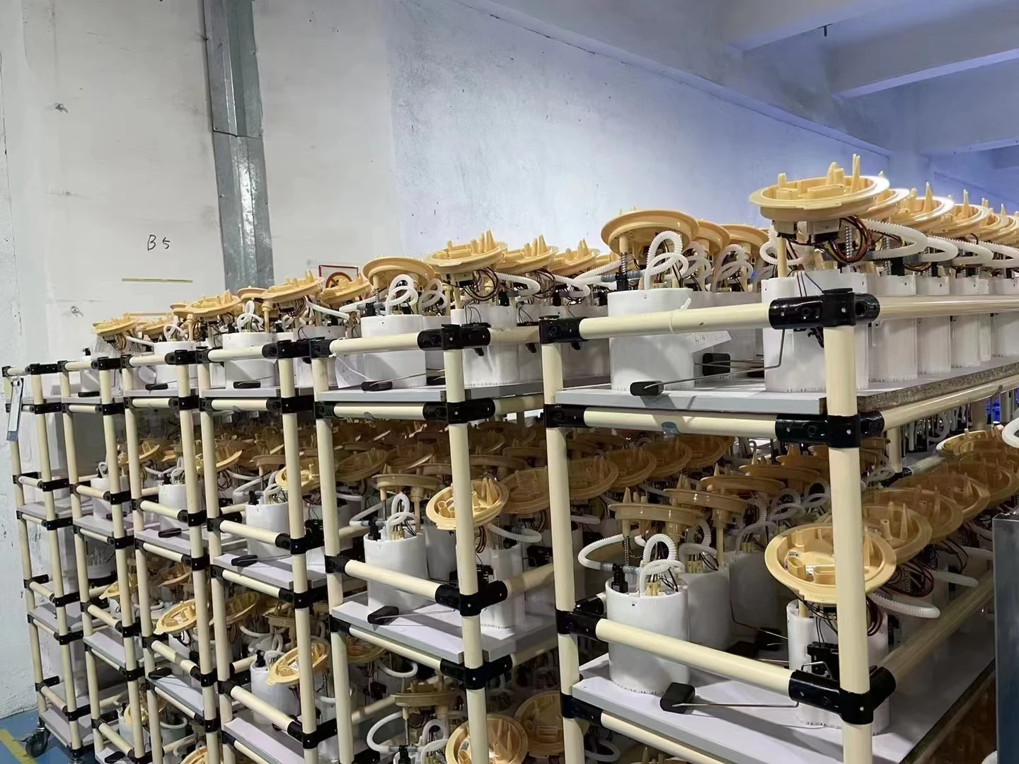 BMW X5 E70 Diesel Fuel Pump - 16117195471 & 16117380136