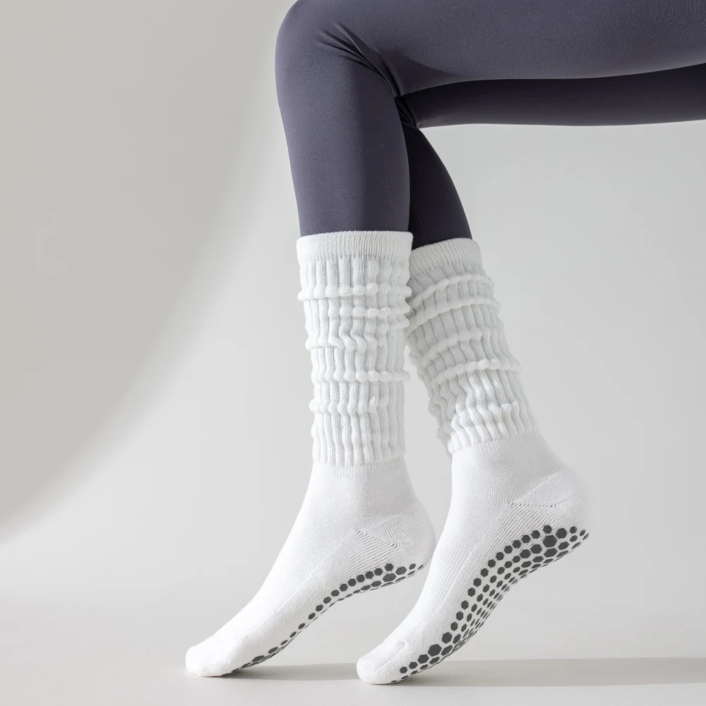 Seamless Custom Logo Grip Barre Trampoline Socks Ankle Pilates Non Slip Yoga Socks Compression Tube Pipe  Slouch Crew Socks