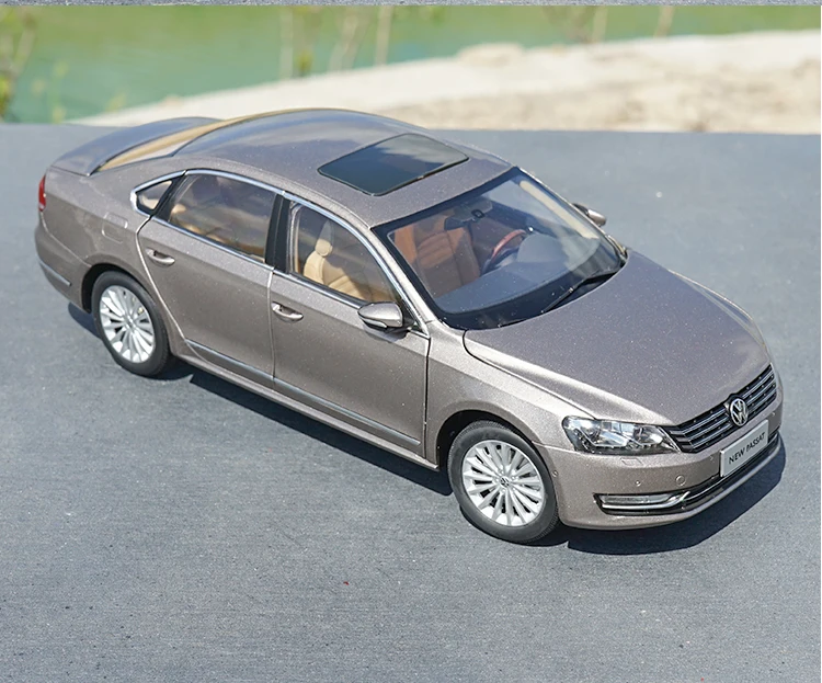 Zhengfeng 1/18 Original Factory Diecast Model Car SVW NEW PASSAT