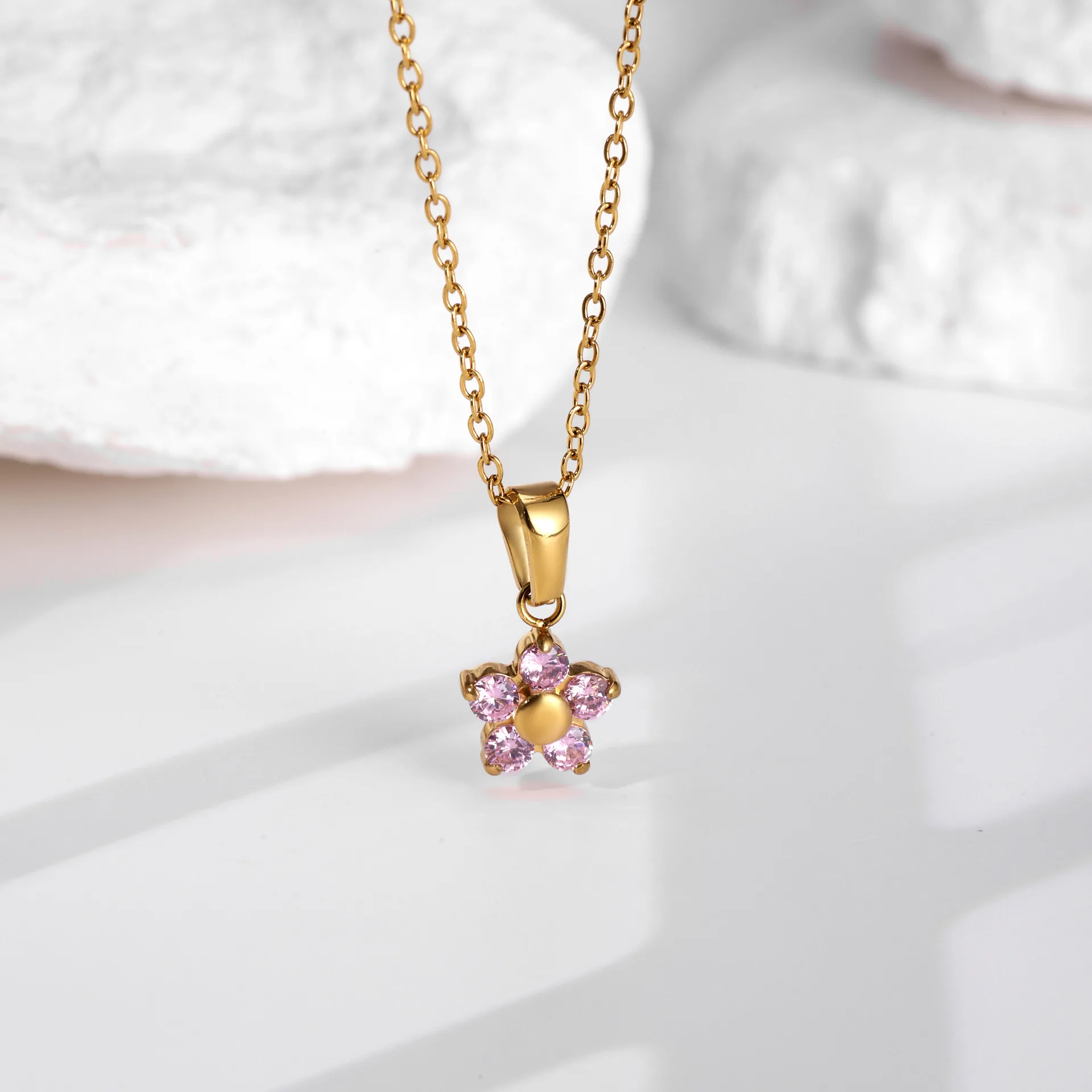 Elegant Zircon Flower Pendant Necklace