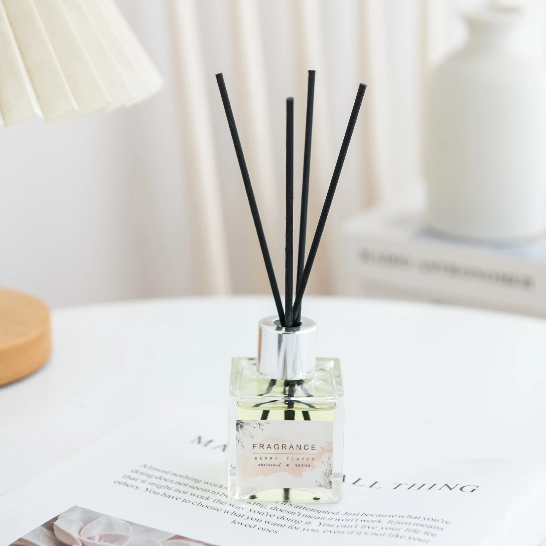 Home Fragrance 50ml Fashion Glass Perfume Essential Oil Diffuser Scent Home Aroma Mini Reed Diffuser