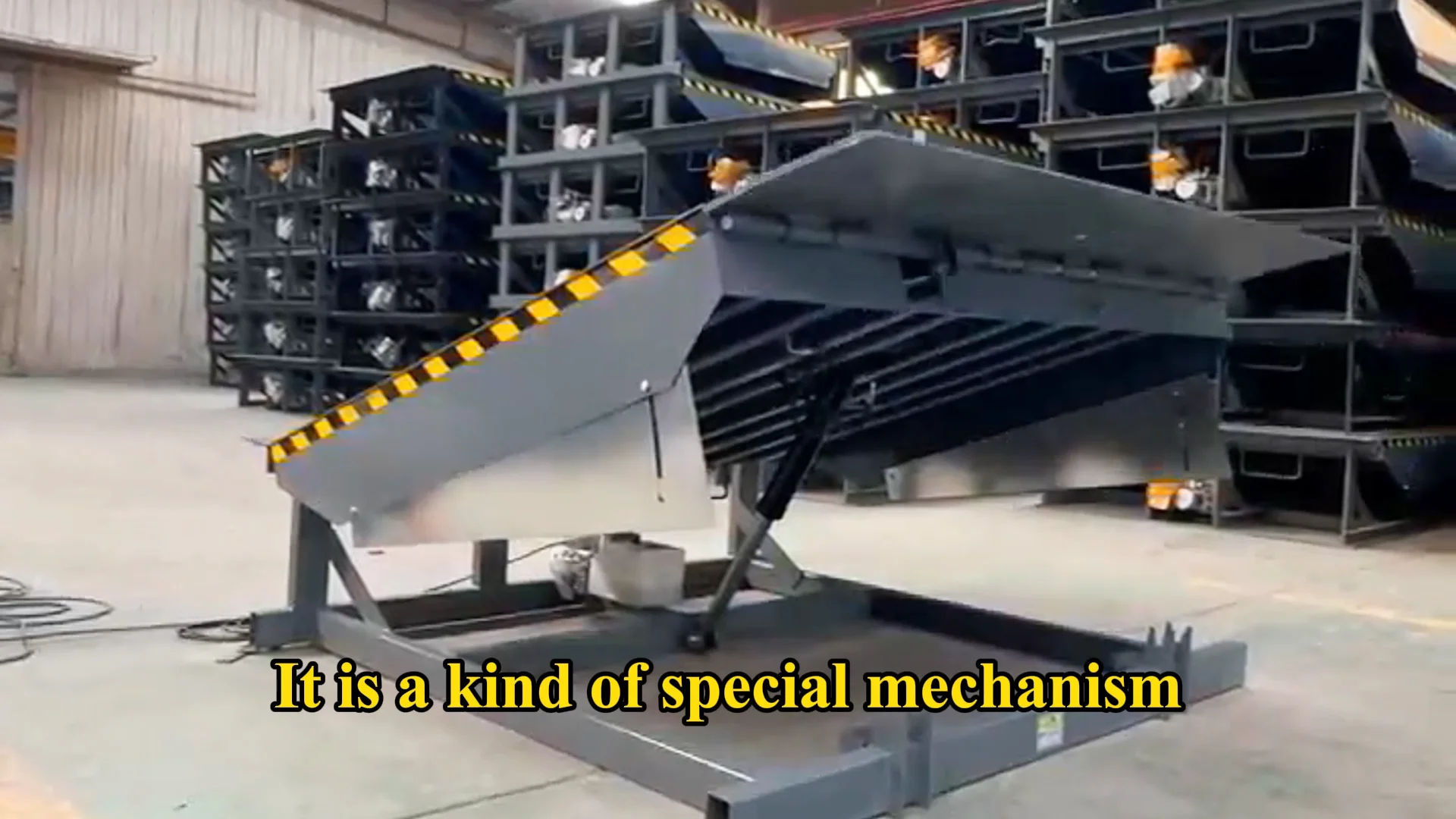 Manual Mechanical Dock Leveler 6000kg Capacity For Manufacturing Plants
