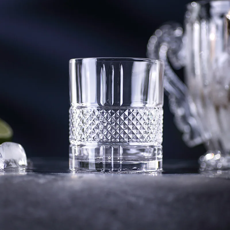 Factory Custom Unbreakable Lead Free Diamond Striped Engraved Luxury Crystal Heavy Base Diamond whiskey glass for Party
