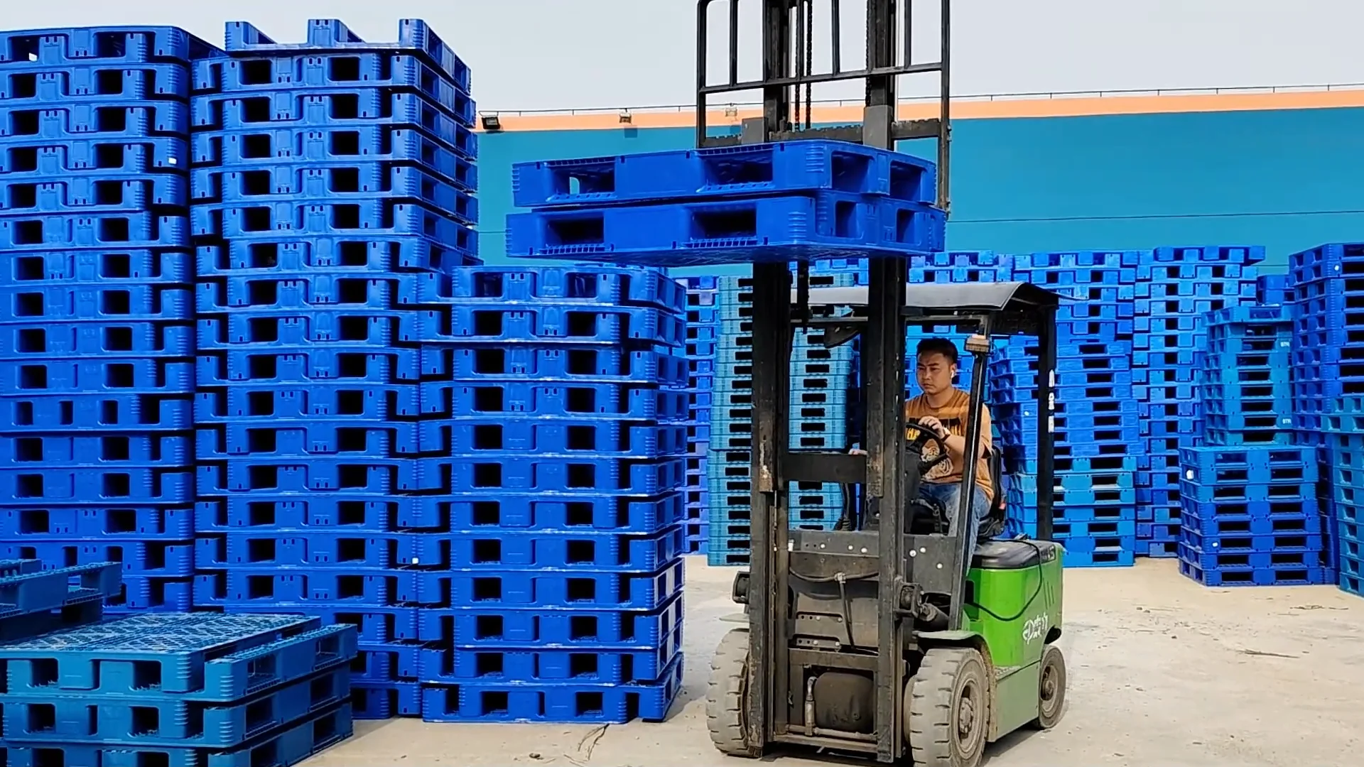 1100*1100 Heavy Duty Two-way Industry Plastic Pallet Entry Euro