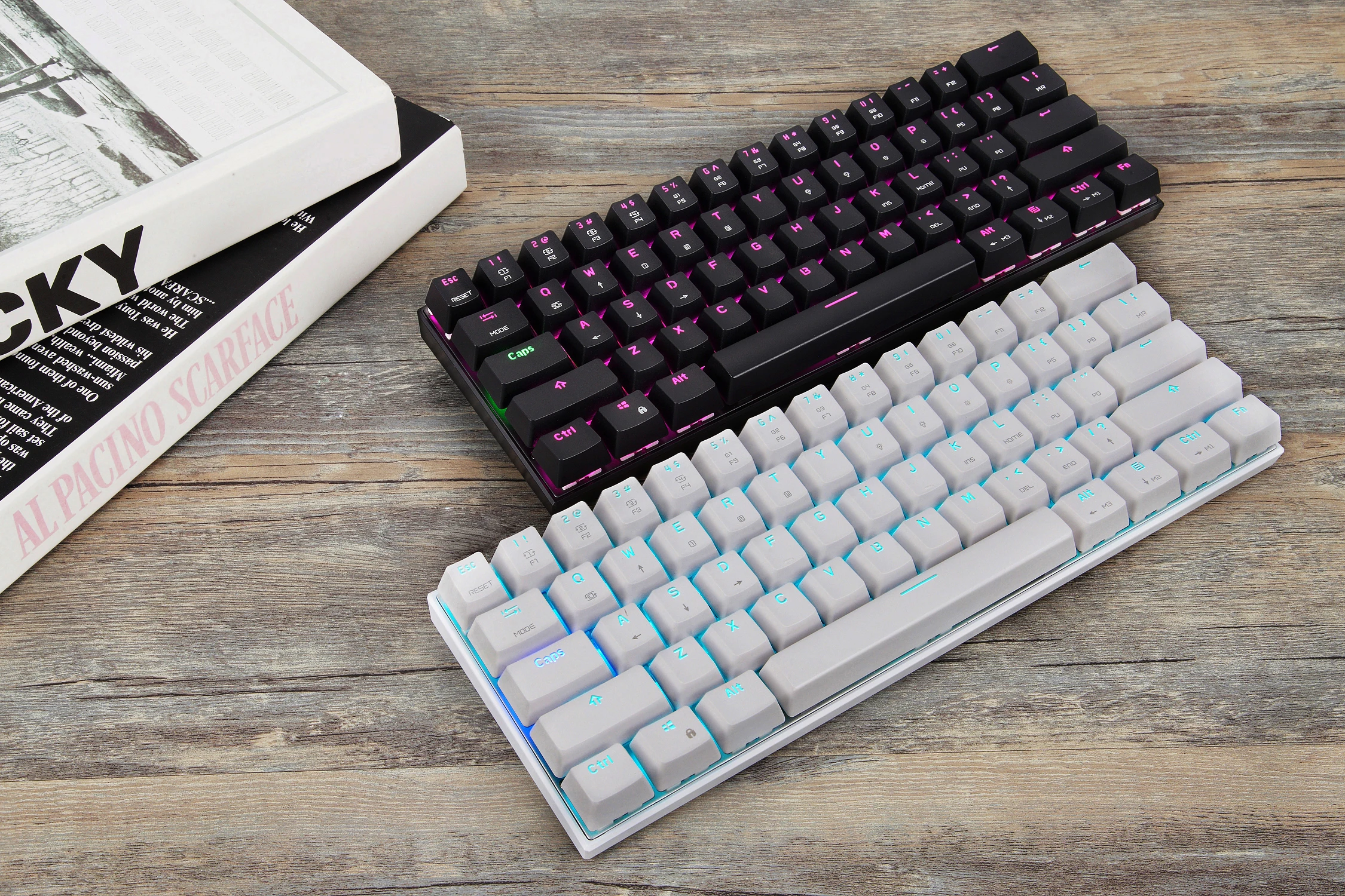 Механическая клавиатура MOTOSPEED CK61 CK62 с русской и английской раскладкой игровая RGB подсветкой защитой от фиктивных нажатий для игрового компьютера Teclado