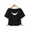 เสื้อแขนสั้นสีดำ