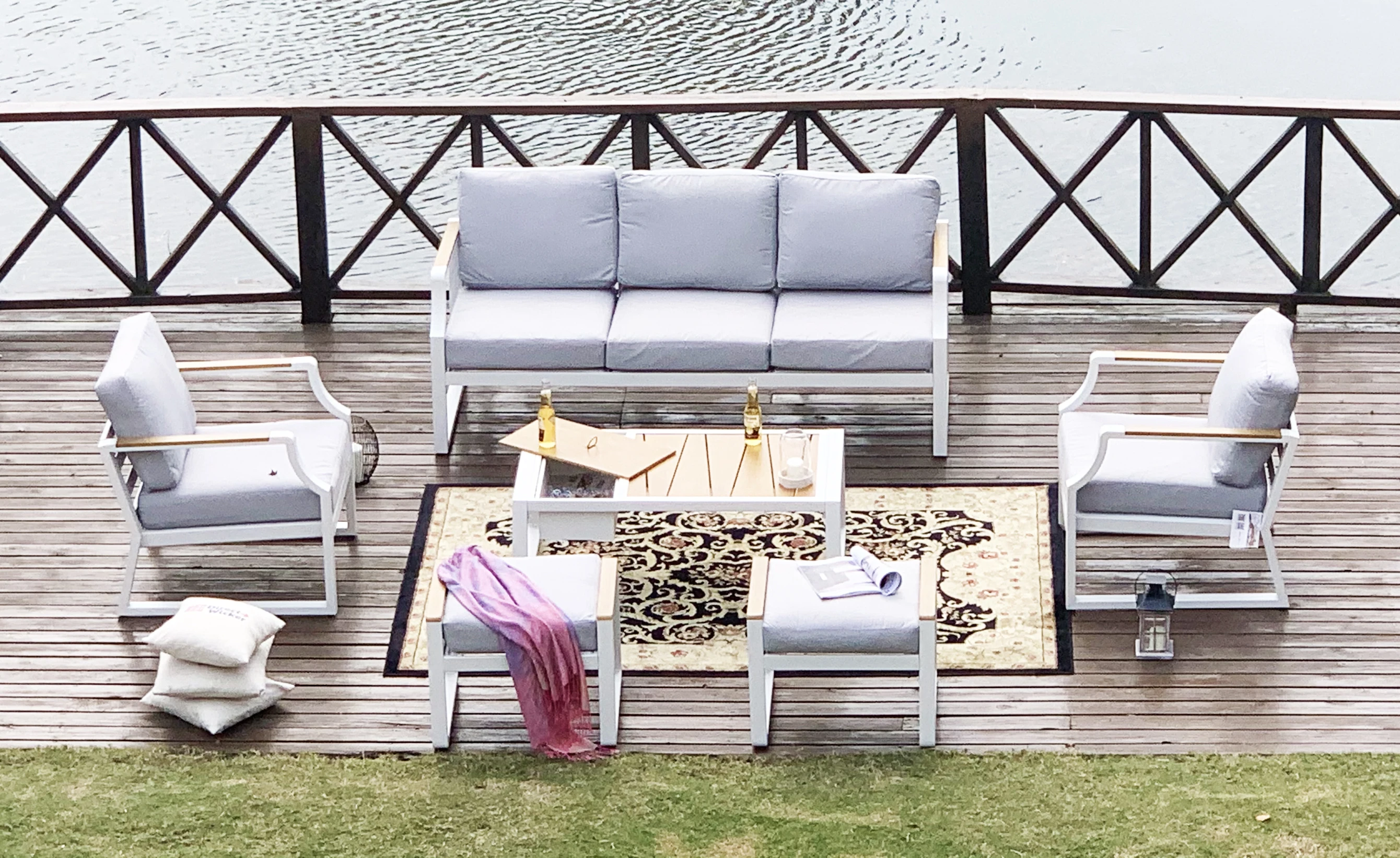 Conternporary-Sofa 