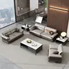 Gris oscuro