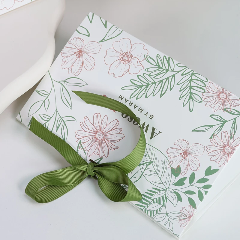Milan Creative Design Foldable Paper Underwear Bra Packaging Box