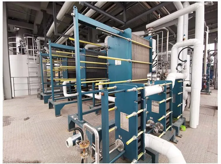 Multi-effect xylose plate evaporation system