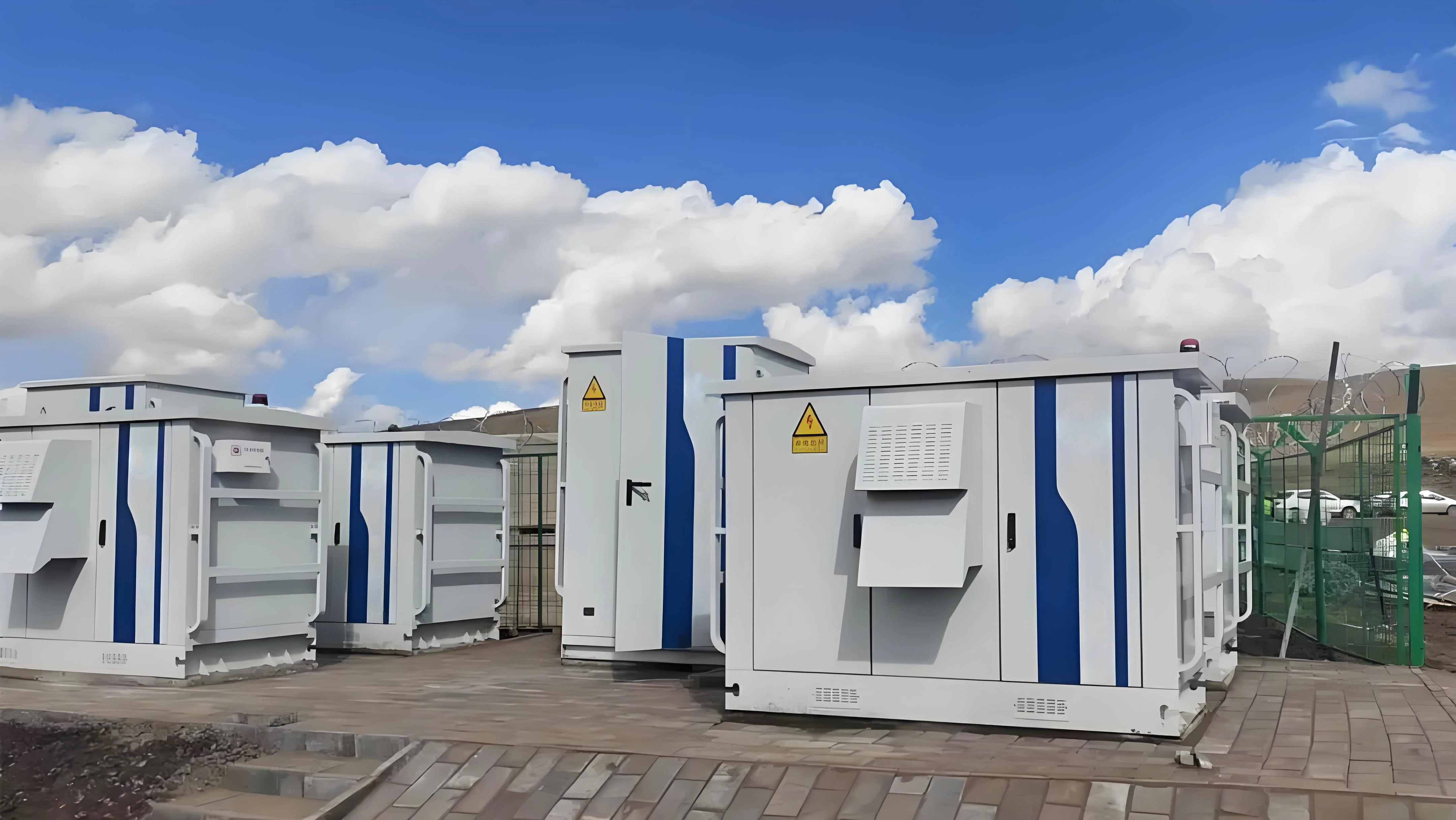All in One Energy Storage Battery 100kWh Commercial 100kW Electric 100 KVA Power Storage With Control Cabinet