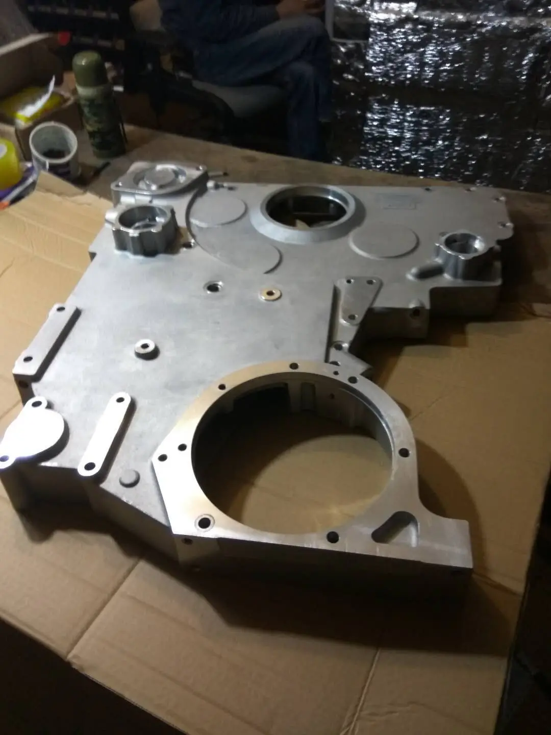 Source CUMMINS engine parts 3017318 4094813 cover gear on m 