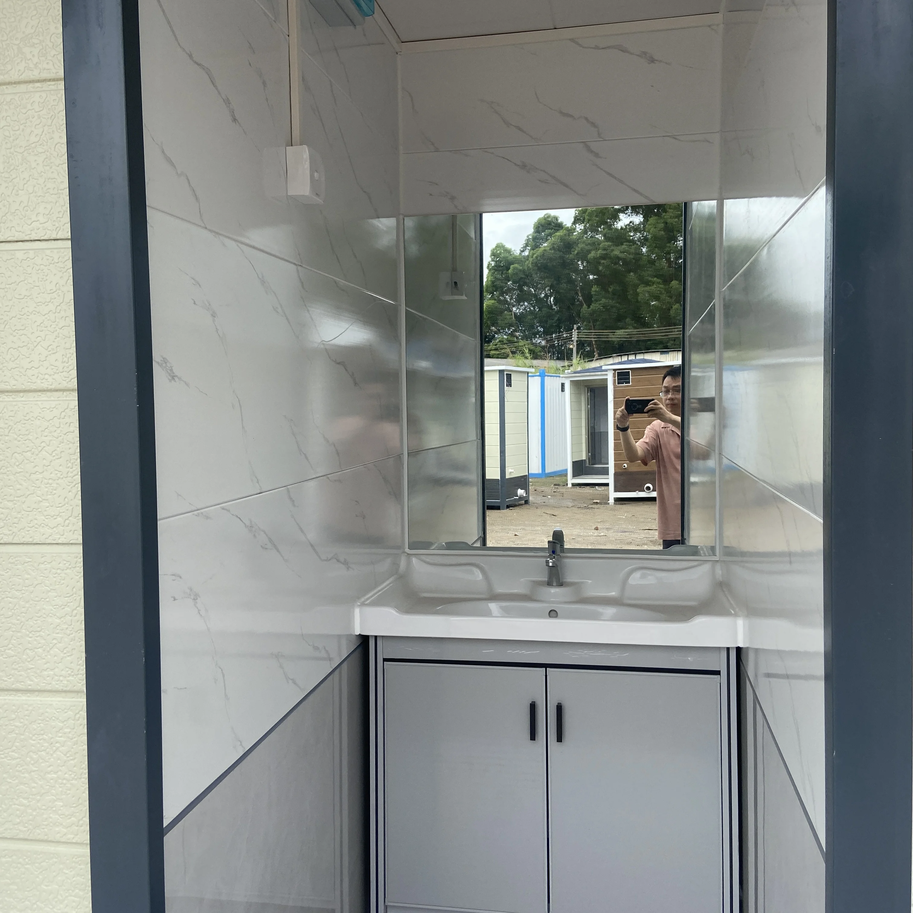 Luxury Modular Portable Outdoor Toilet Public Prefab Mobile Toilet for Outdoor Use