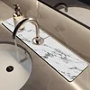 Coussinet élégant en marbre blanc pour robinet