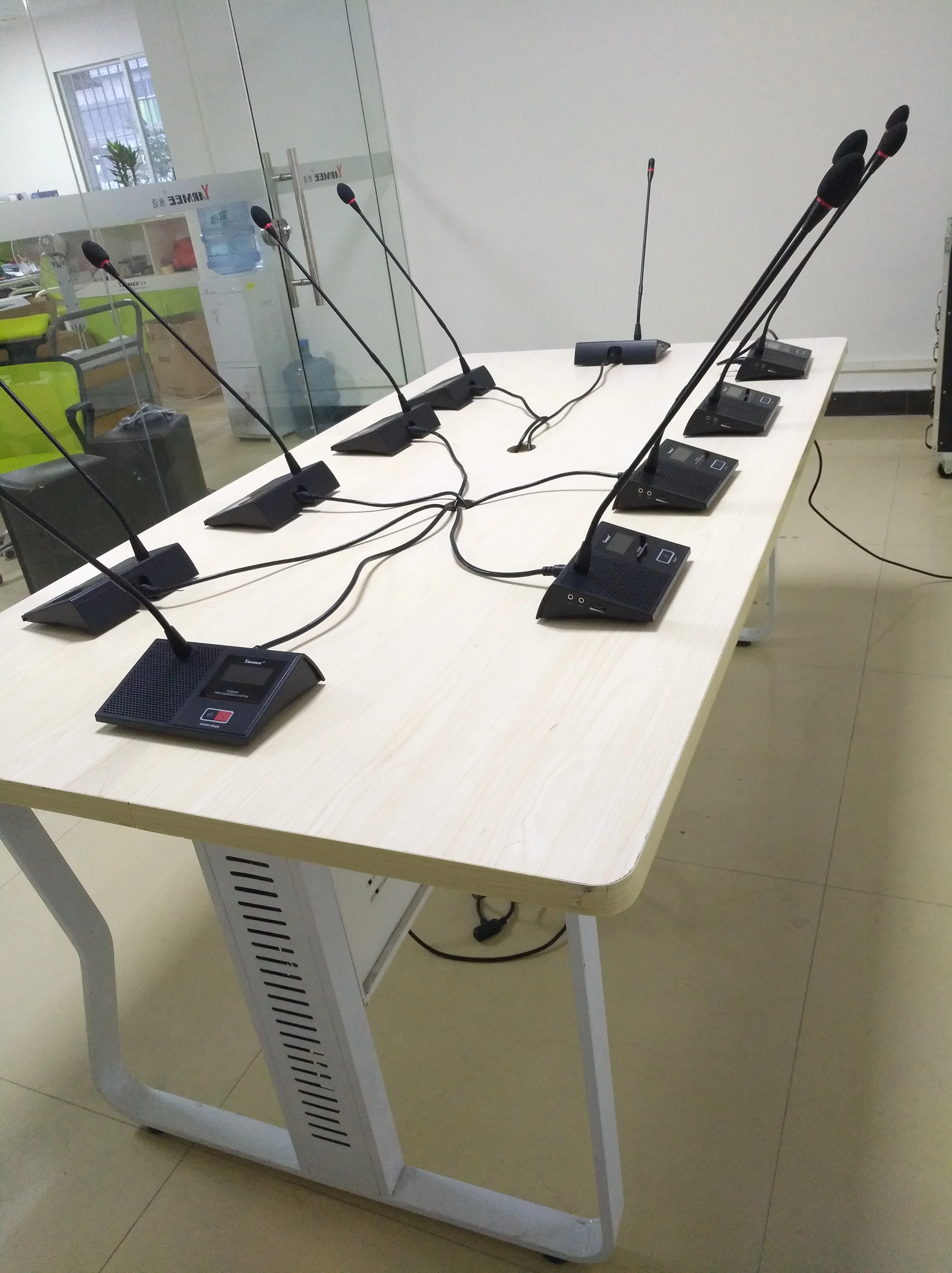 YARMEE Conference System Solution for Conference Meeting Room All in One Wired Audio Digital Conference Microphone System