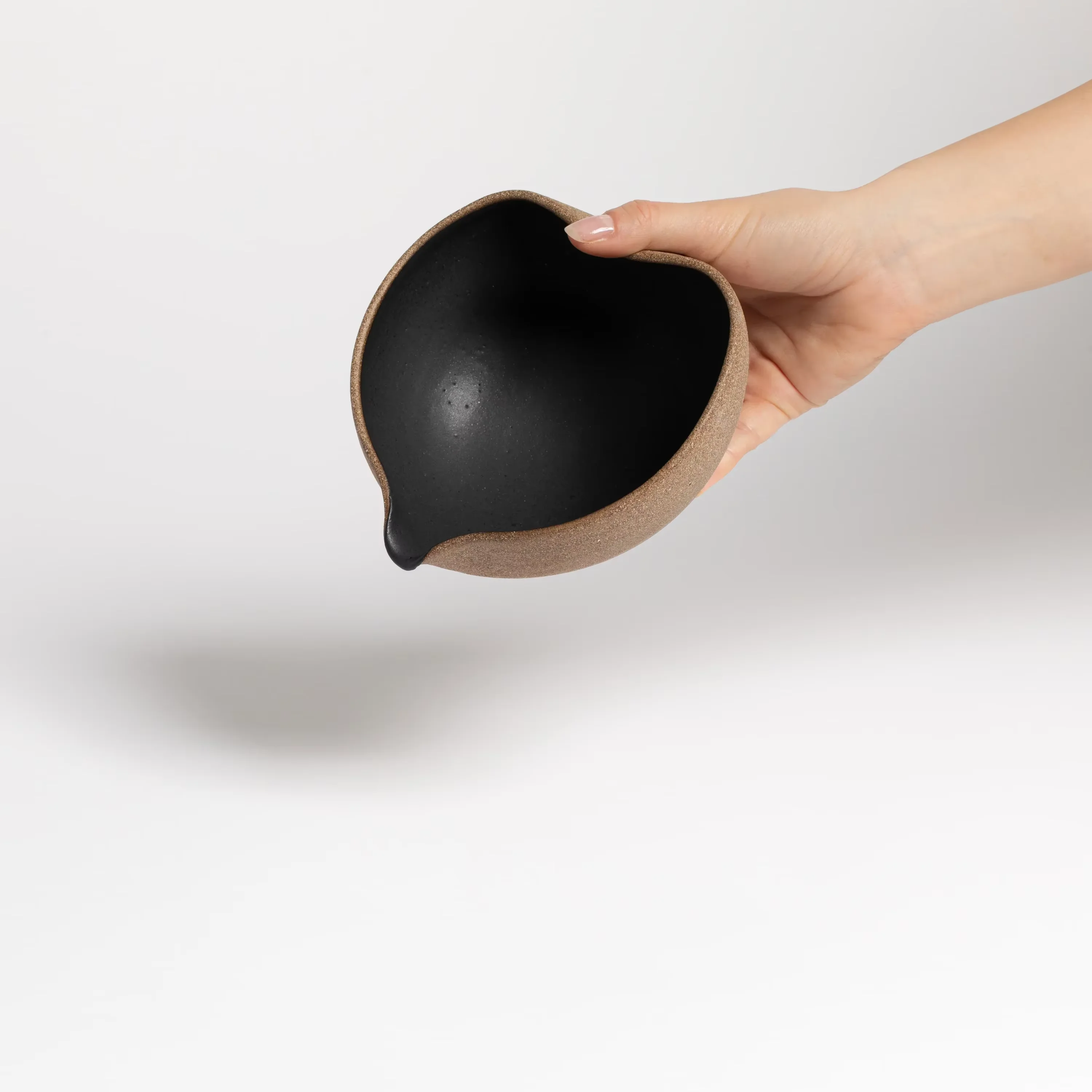 KESOTO Bol à Matcha En Céramique Avec Bec - 180ml - Noir - Idéal Pour Préparer Le Thé Matcha