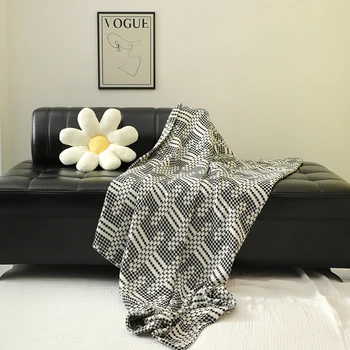 Yarn-dyed Jacquard Waffle Blanket black and white abstract style checkered streak vintage wholesale special blanket 2025