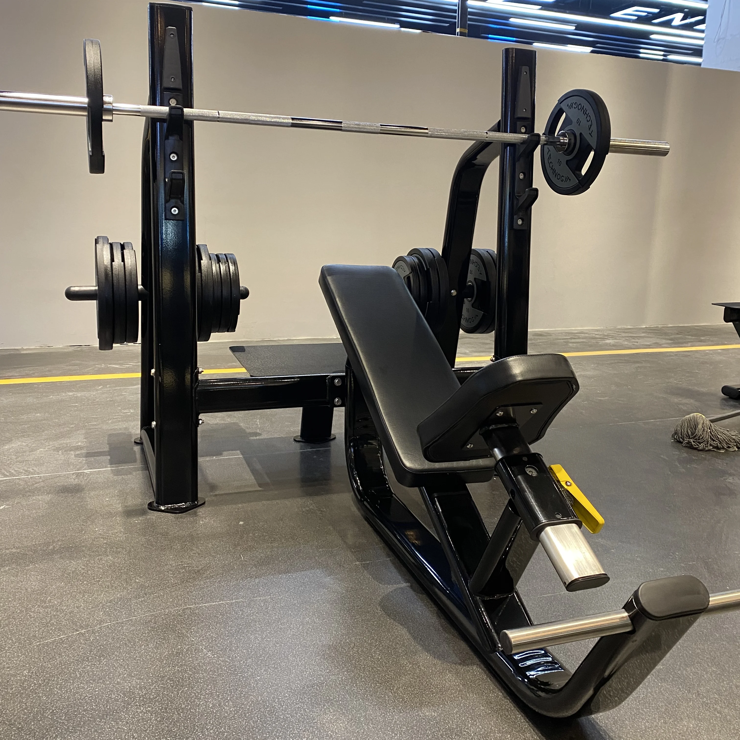 2025 Hot Sale Fitness Equipment Incline Bench Commercial Gym