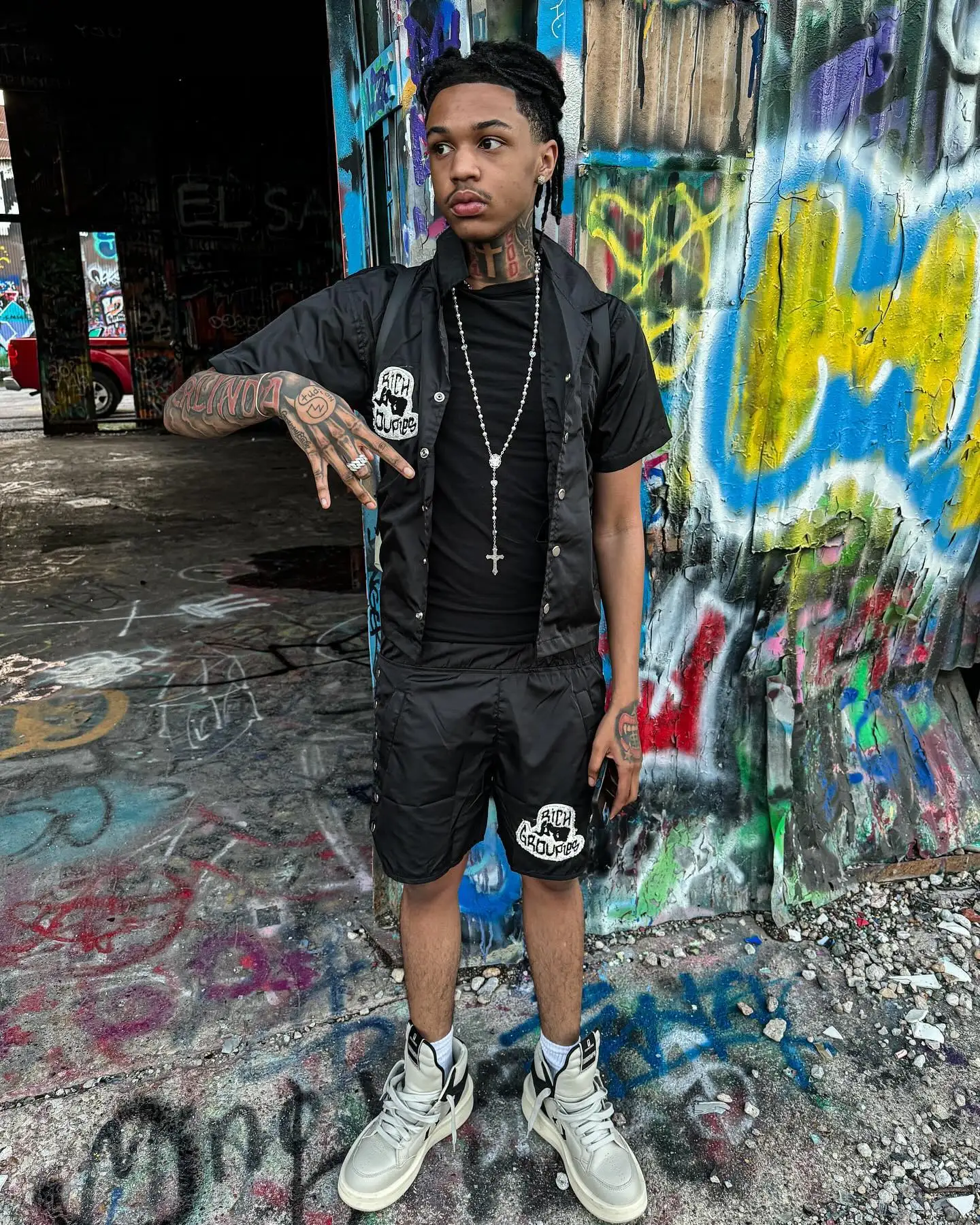 Custom Patches Unisex 2 Piece Jogger Windbreaker Nylon Zip up Buttons Lapel Shirt Jacket Tracksuit and Shorts Set for Men gallery 7