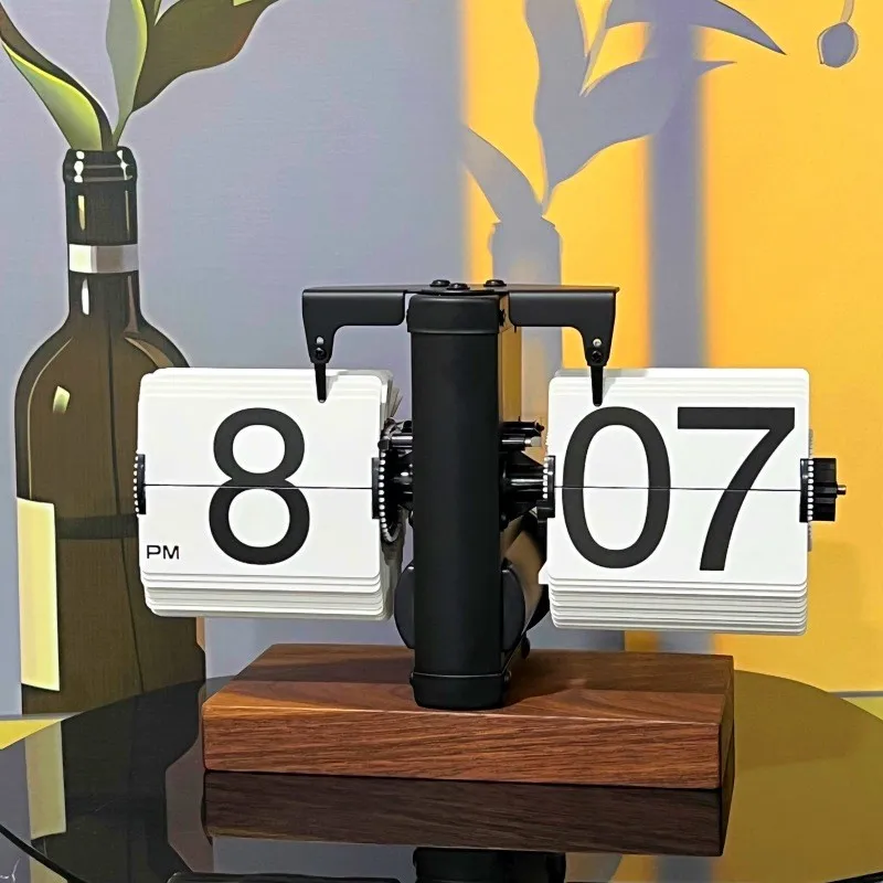 Mechanical Automatic Page Turning Table Clock Retro Triangle Desktop Creative Ornaments for Living Room Bedroom Office Calendars