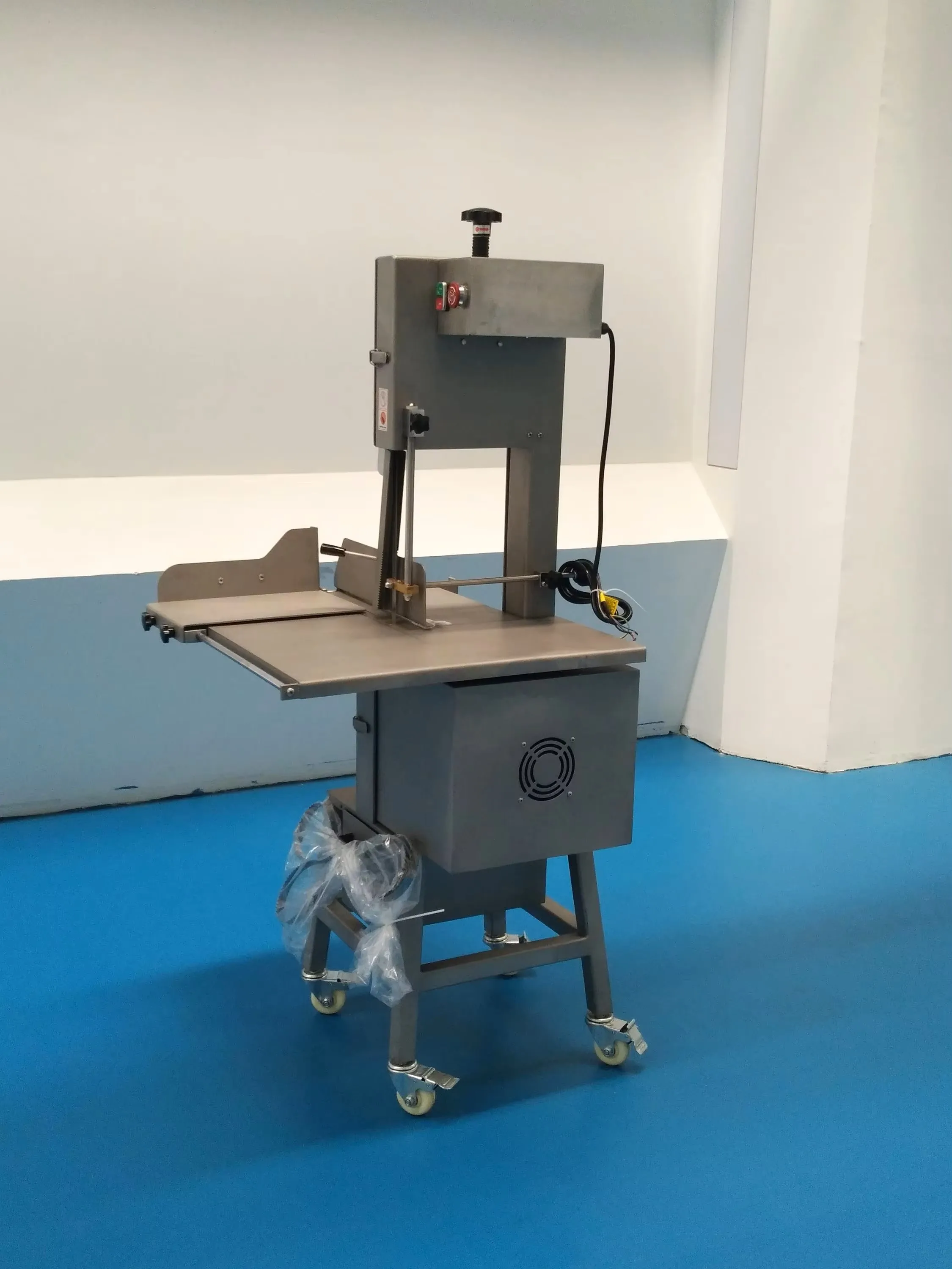 Professional electric frozen meat bone saw machine for large-scale meat processing