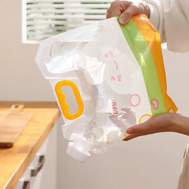 Cute Pattern Transparent Food Storage Bags with Portable Handle and Spout Plastic Food Pouch for Grain Food Soup Drinks