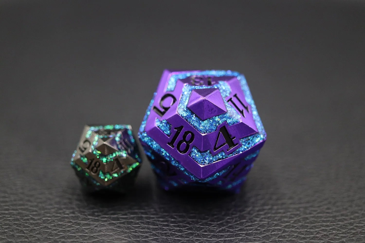 Oversize Stripe Metal 33mm D20 Zinc Alloy Polyhedral Dice for DND Games Different Colored Oversize Stripe Metal 33mm D20 factory