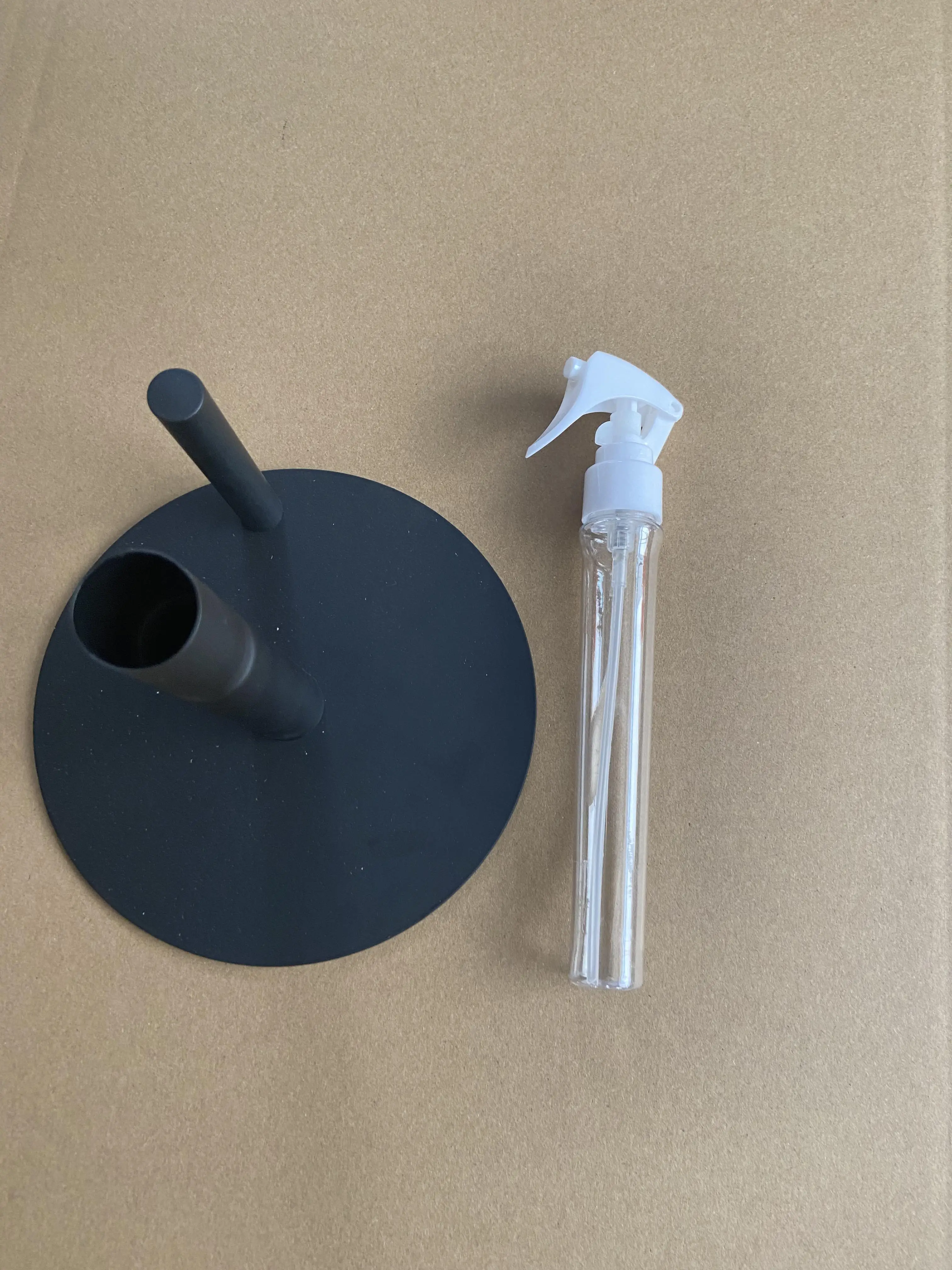 Ds1884 Paper Towel With Spray Bottle Holder Paper Towel Holder With