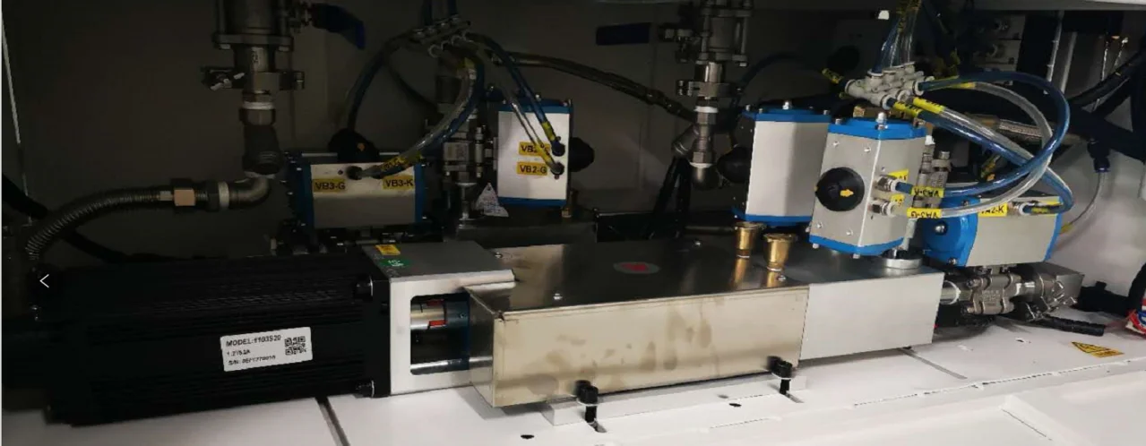Máquina automática de distribución de pegamento para macetas de dos componentes Máquina robótica de distribución de pegamento epoxi 3