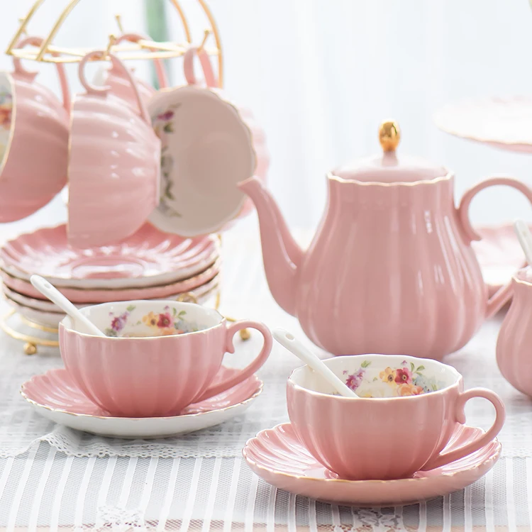 Modern Royal Luxury Gold Rim Floral Design Colored Porcelain 12pcs Cup Saucer Pink Coffee And