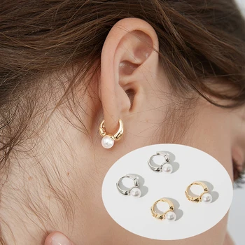2022 New Gold Color Eardrop Minimalist Huggies Hoops Cute Pearl Studs Small Tiny Little Hoop Earrings for Women