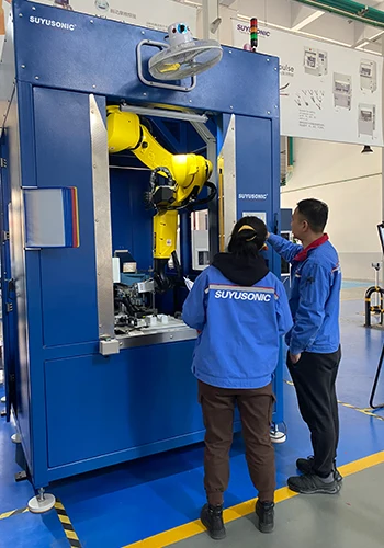 Automatic Plastic Welding Machine with 220v/380v Dual Voltage and 50/60Hz Frequency for Precision Hot Melt Implantation