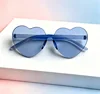 A los niños les encanta el azul claro.