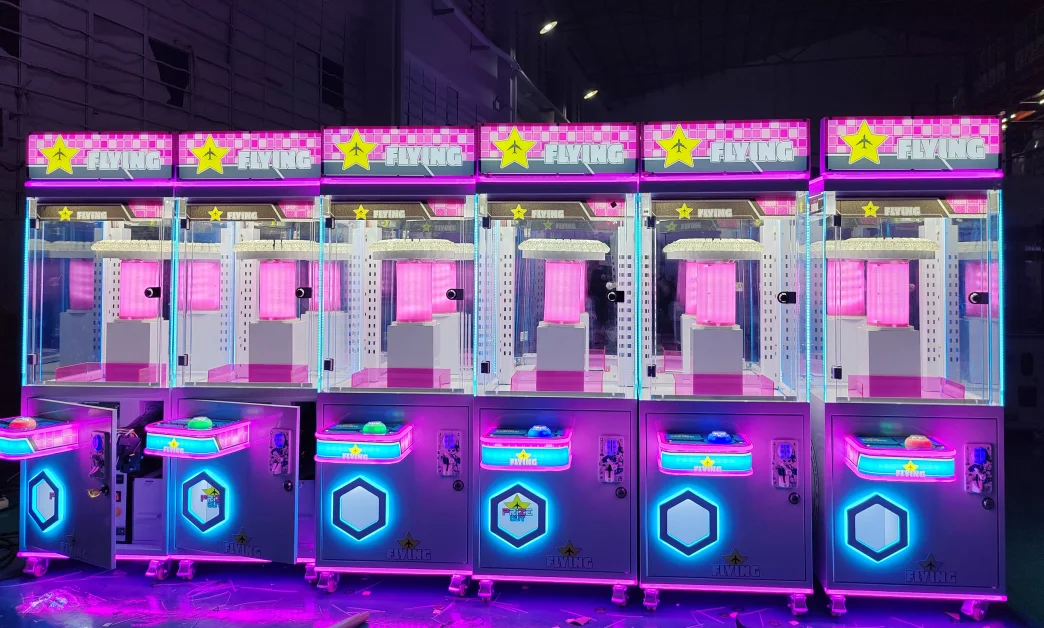 Wholesale Coin Operated Gift Game Machine Free Spins Clip Sticker Card Arcade Clip Doll Machine for Sale  Clip Prize Machine