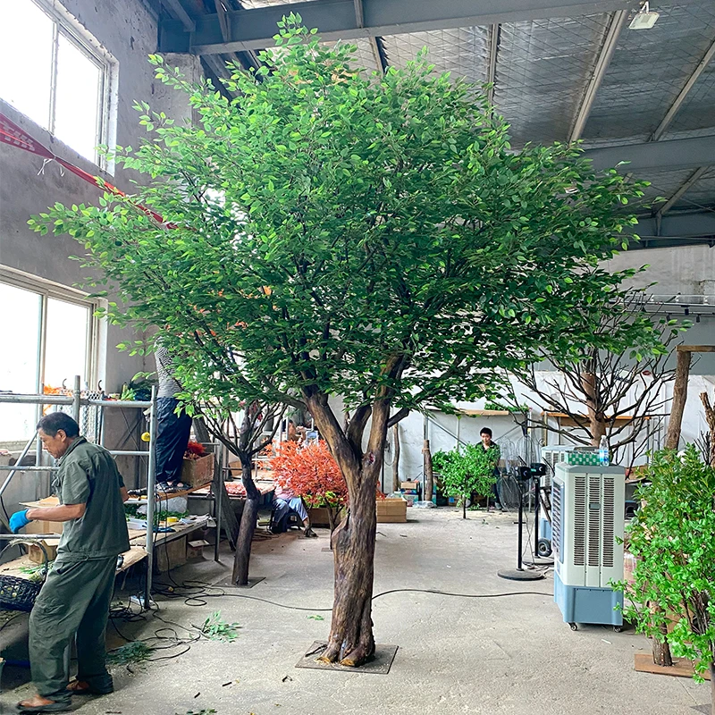 Искусственное зеленое растение