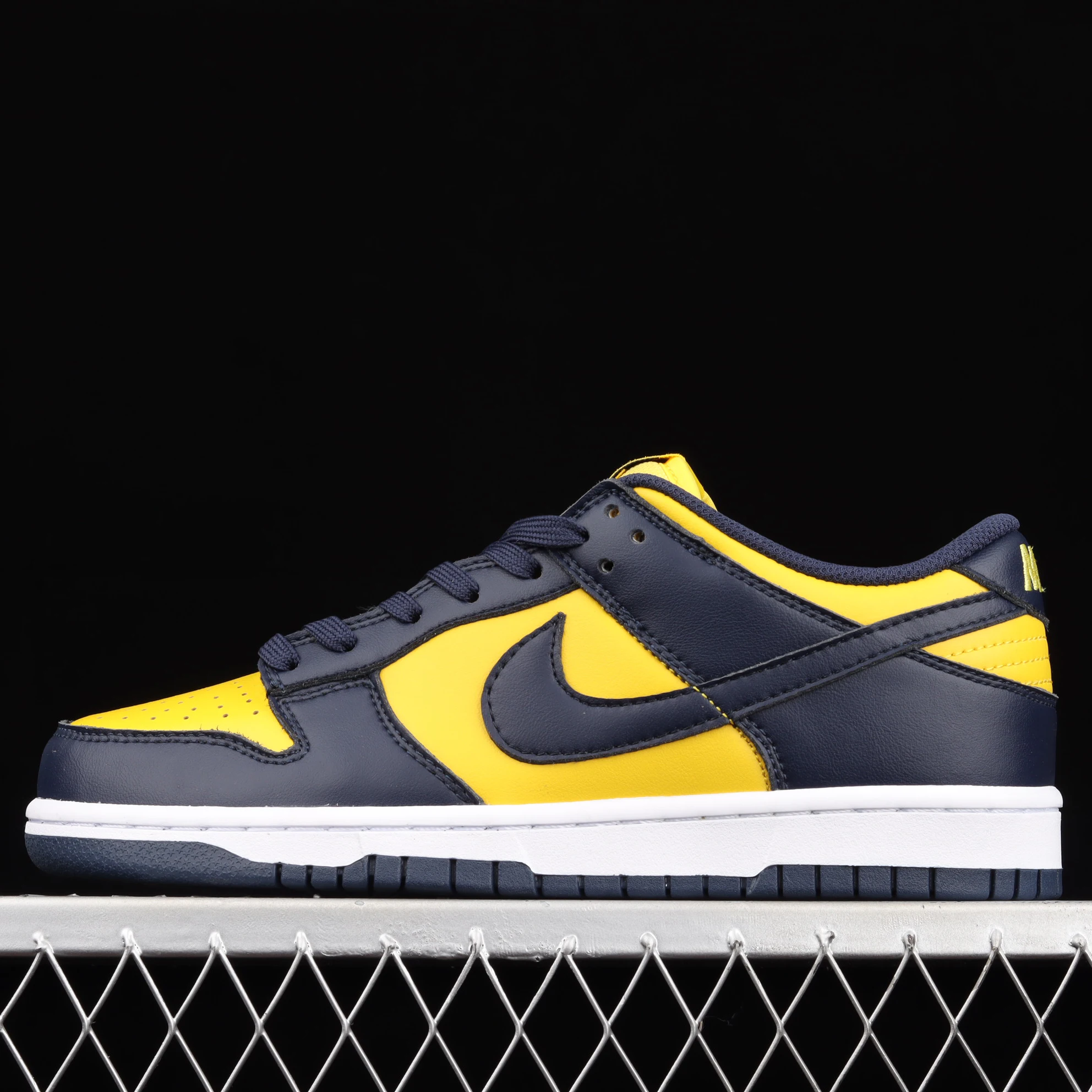 Sb Low Dunks Mens 47 Size Green Cheap Black Sneaker Pink Women Travis