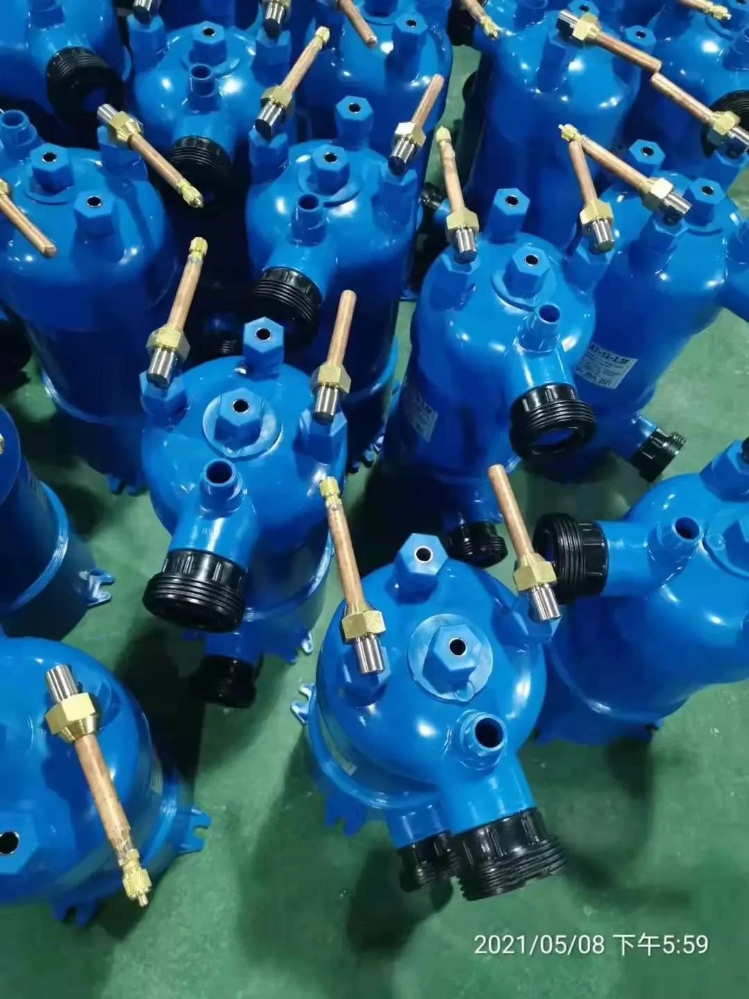 Ecoice Salt Seawater 2hp Screwed Titanium Tube Evaporator Coil Pvc