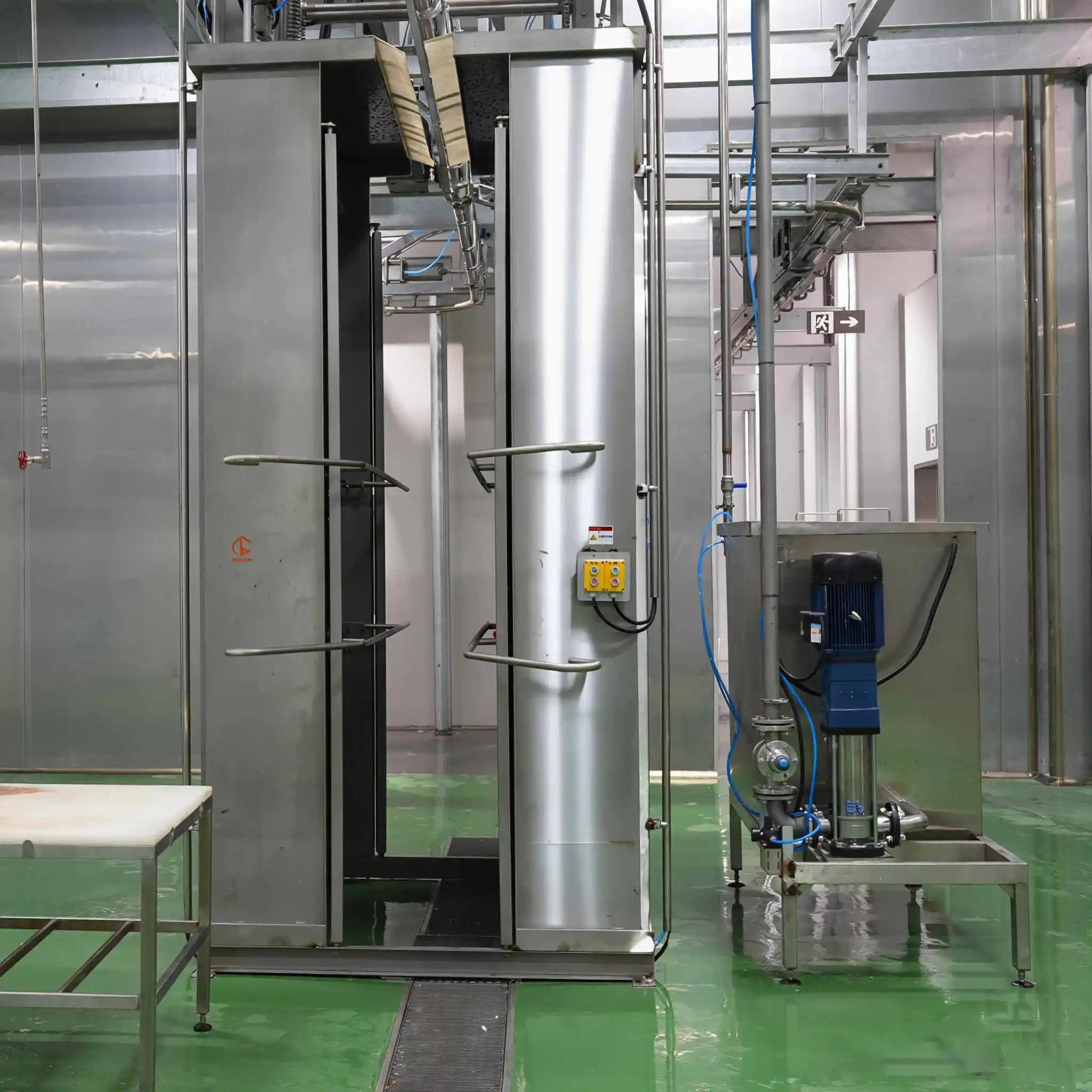 Fully integrated cattle slaughtering line for meat processing in cattle and buffalo slaughterhouses