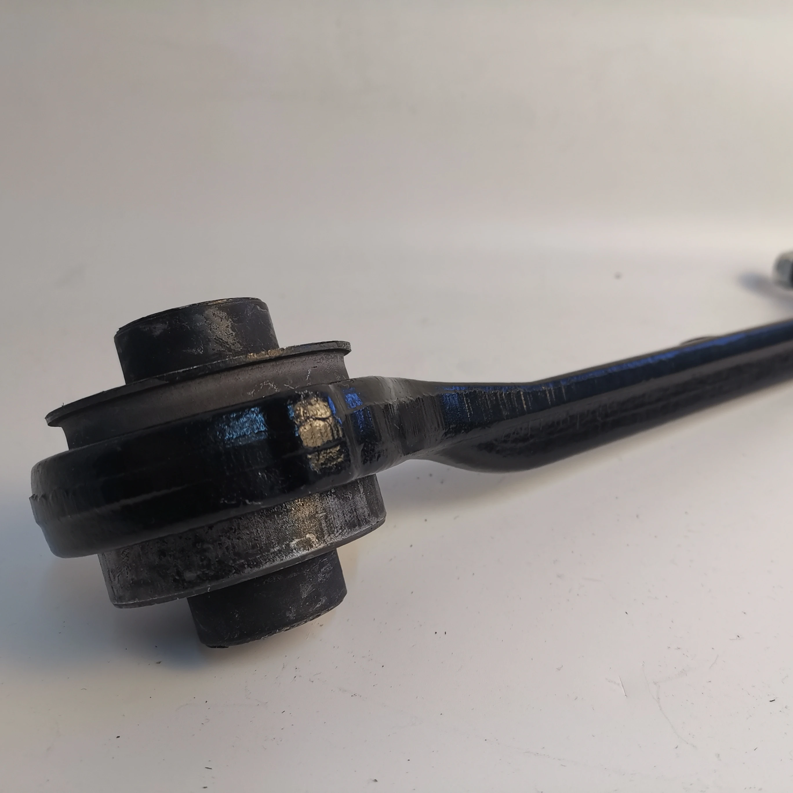 Front Right Lower Control Arm For Chrysler 300c Dodge Charger