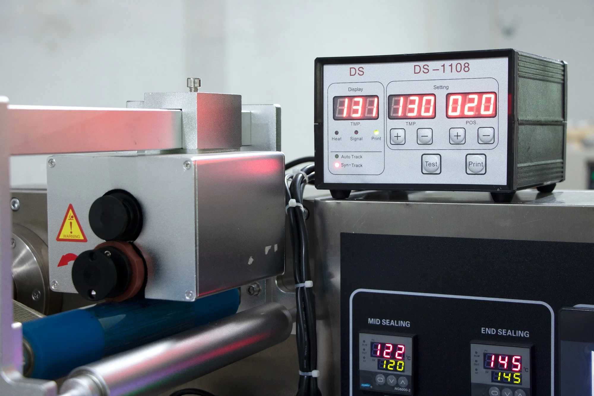 Small Chocolate Wrapping Machine Automatic Chocolate Fold Packing Machine
