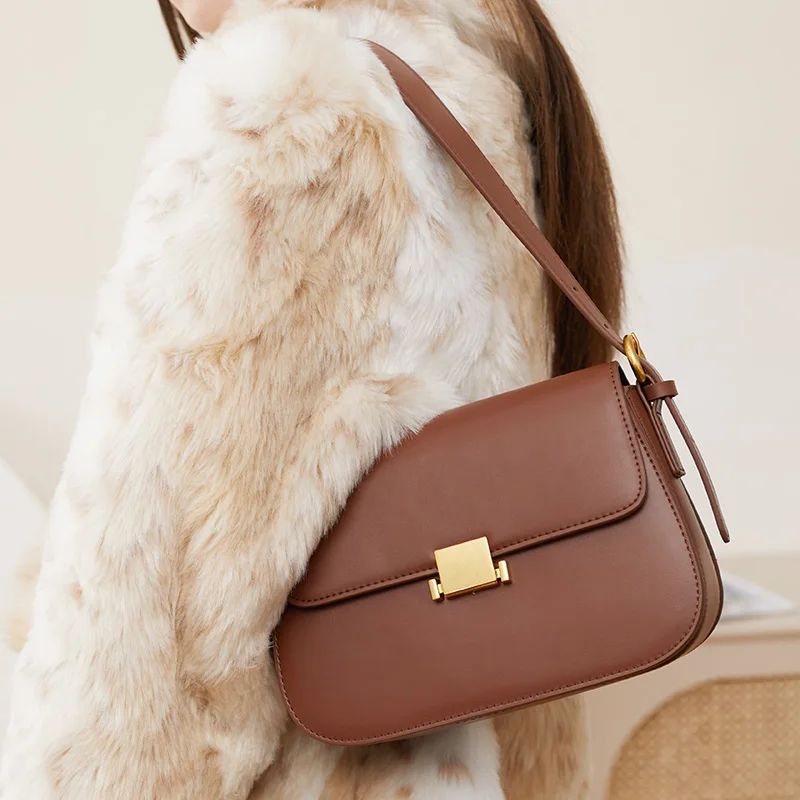 Custom Logo Brand OEM ODM Cow Leather Crossbody Cross Body Shoulder Underarm Bag for Women’s Cow Hide Saddle Bags