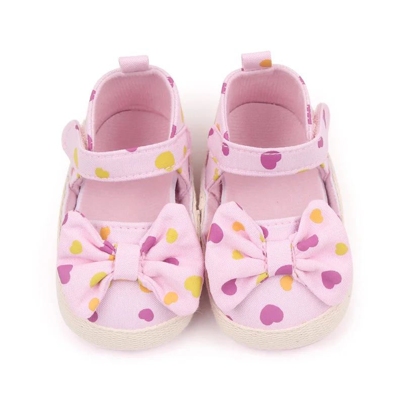 Hot Selling Dot Design Soft Sole Baby Newborn Girl Shoes 2023 manufacture